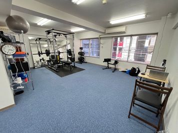 【勝どき駅2分】パワーラックや大型鏡などパーソナル向け機材完備の完全個室ジム - MIYAZAKI GYM勝どきANNEX店