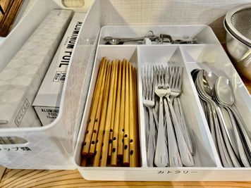 カトラリー15セット - 🌸矢場町＆栄パーティ向けレンタルスペース🌸 広いキッチン付きレンタルスペース THE ROOM矢場町＆栄02の設備の写真