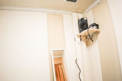 スピーカー・ミキサー完備 - JIC Studio 赤羽 Cスタジオ（電子ピアノ３帖）の室内の写真