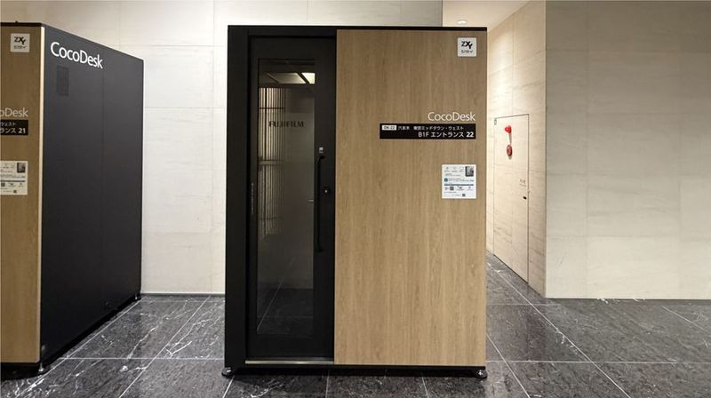 CocoDesk [DK-22] 六本木　東京ミッドタウン・ウェスト　B1Fエントランス　２２番ブース CocoDesk [DK-22] の室内の写真