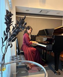 外苑ピアノサロンの室内の写真