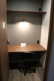 【パーソナルブースC】近鉄「大和西大寺駅」徒歩7分の半個室ブース型扉付きオフィス - YAMATO BASE 大和西大寺 オフィス(WEST)