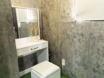 パウダールームも完備していますので女性の方も安心してご利用できます。 - SLC MOVE　GYM＆FITNESS 【大橋駅徒歩90秒】シャワー室付きプライベートジム。人目を気にせの設備の写真