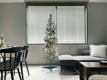 期間限定クリスマスツリー🎄 - ロイヤル四条烏丸 ロイヤル四条烏丸【1名～10名様専用予約ページ】の室内の写真