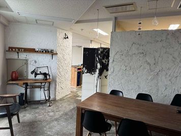 ルーム2：もう少し広角で見たところです。 - ヴィンテージ撮影スタジオ DOT2（ドットツー）の室内の写真