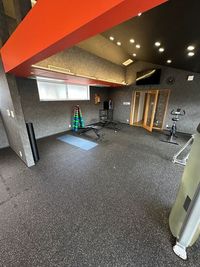 イベントする広さもバッチリ - GEARmania 貸しスタジオ パーソナルトレーニング、ヨガ、整体などに使えるレンタルスペースの室内の写真