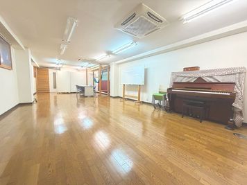 60㎡ほどの広さのあるレンタルスペースです　ピアノあり　音楽の練習、施術、練習会、ビジネス、パーティ、会議、パーティなど - シェアスペースおおつ中央