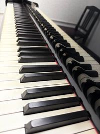 黒鍵を新しくしました - SMDレンタルスタジオ 音楽練習室の設備の写真