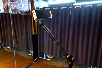 スマホホルダー - スタジオディライツ　川崎駅前 川崎駅からすぐ　24時間利用可能なダンススタジオの設備の写真