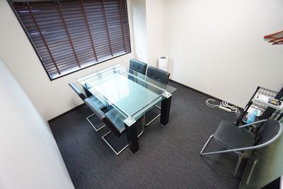 ＜UPオフィス高輪台会議室 1002号室＞高輪台駅徒歩1分🚃5名収容🪑光回線Wi-Fi📶会議/商談/面談/テレワーク - 【UPオフィス高輪台】