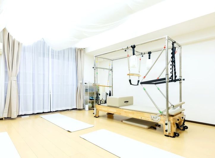 キャフォーマー設置しています。
ピラティス、ヨガの練習・トレーニングにご利用いただけます。 - Pilates studio Cosiness 東神奈川 Studio Cosiness（ピラティススタジオ）東神奈川の室内の写真