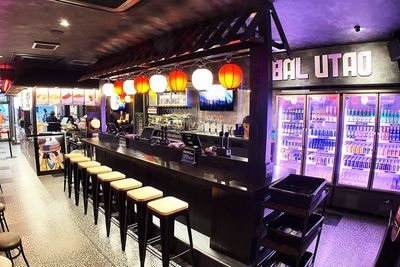 歌って、遊んで、飲んで！出会った人と乾杯！新たなカラオケ体験ができます！ - BAL UTAO 道頓堀店