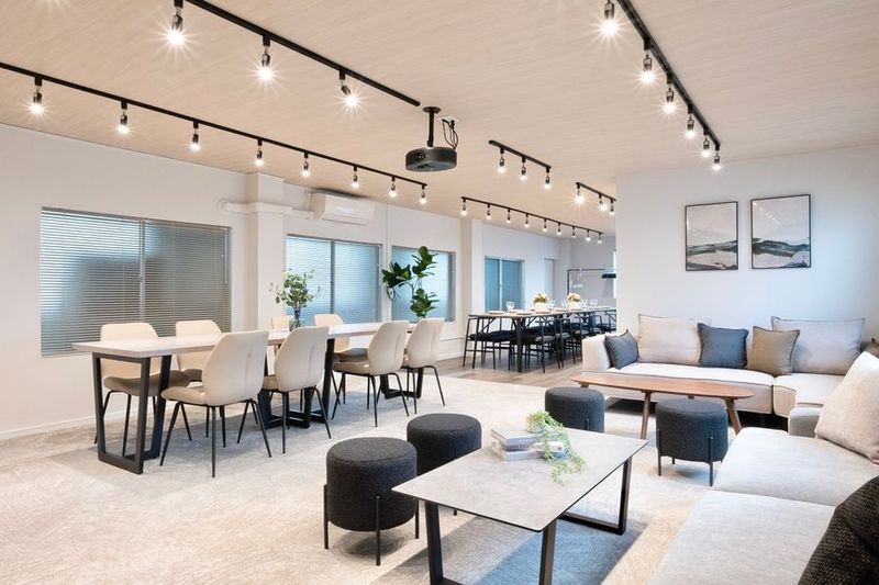 池袋駅4分の好立地にハイクオリティスペースが誕生しました！🎉 - Aivicスペース池袋南口1号店の室内の写真