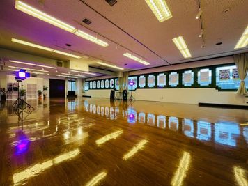 ☆大きな鏡のある広々スペース！ダンス・ヨガ・セミナー・勉強会・撮影・ライバーetc☆ - スタジオ「URIZIP横浜」