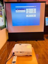 プロジェクター１００インチ - スタジオ「URIZIP横浜」 多目的スペースの設備の写真