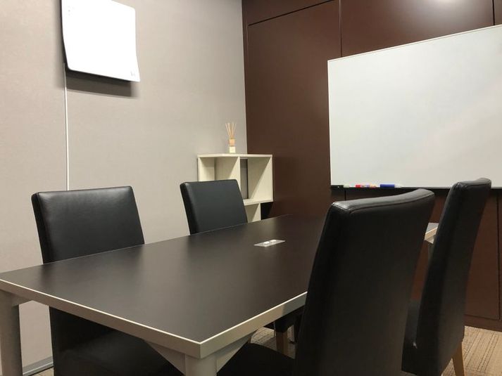 シェアオフィス・コワーキングスペース　ステージライン仙台駅前 コワーキングスペース　ステージライン仙台駅前　ルームCの室内の写真