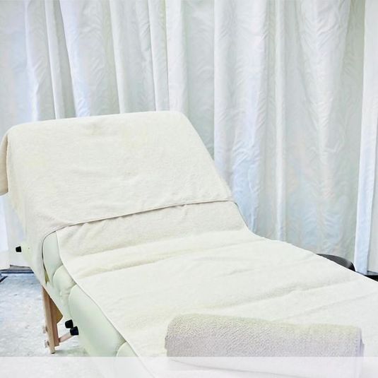 昇降機能付きリクライニングベッド一台完備 - レンタルスペース川口駅前 【川口駅徒歩1分】ワンルーム型貸切プライベートサロンの室内の写真