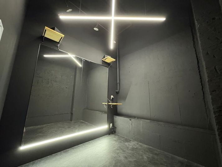 Est - 八王子2nd レンタルスタジオ　STUDIO BUZZ