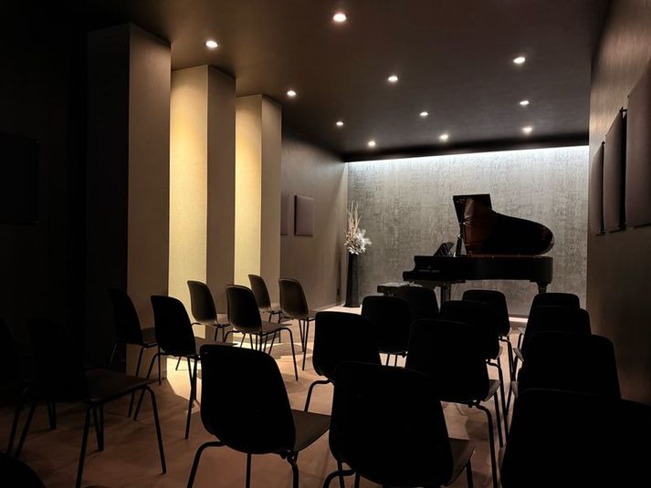 音楽レンタルサロンホール - BLUJEU SALON HALL 