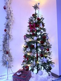 11月下旬からクリスマスツリー設置します！
ぜひパーティにご利用ください！ - チサンマンション第7新大阪 ファンベース新大阪(funbase新大阪)の室内の写真