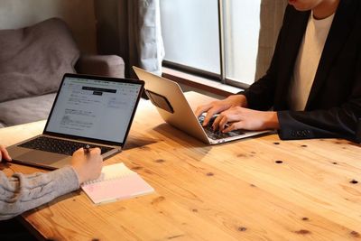 ヒヤクキチ 相模原・町田エリア|古淵駅徒歩7分｜DIY学生発の古民家スペースの室内の写真