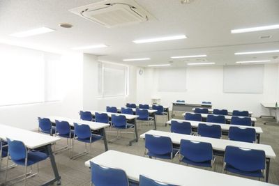 千種エリアでスクール48名収容可能!分科会や勉強会、 展覧会など多様な用途に - 名古屋会議室 imy会議室