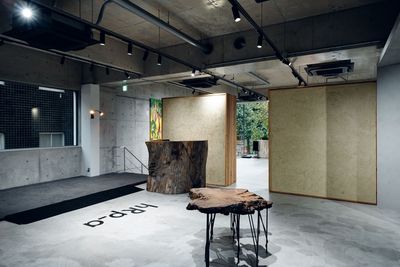 hRp_a hRp_a 2F Pop up& Event 神宮前スペースの室内の写真