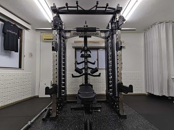 オールインワンスミスマシン - LoveGym24梅田 レンタルジム/シェアジム/ プライベートジム/個室ジム/ダンスの室内の写真
