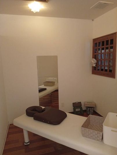 リラク用ベッドがあるシェアサロン - 沖縄リラク