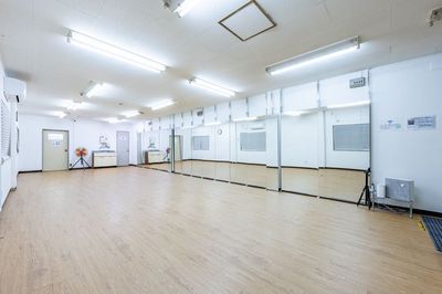 【天満橋駅4分】広々スタジオ！大型ミラー完備✨ダンス・コスプレ・ヨガ・武道・演劇におすすめ - Studio Beat 天満橋