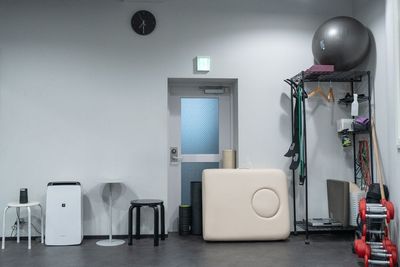 - STUDIO B（ジムエリア）-
上質で洗練された空間。バリエーション豊かなマシン器具を揃えることで、お客様により良いトレーニングを提案することが出来ます。 - HALLEL 恵比寿店 STUDIO Bの室内の写真