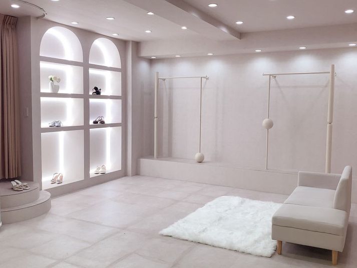 高級セレクトショップをイメージ - Studio🌺Lei 両国　撮影配信ショールーム  OPEN記念50％off【両国6分】撮影Studio Lei両国の室内の写真