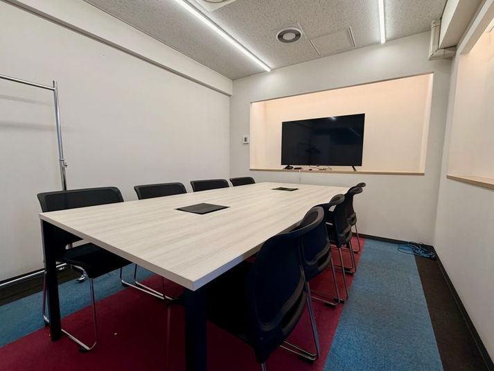 55インチモニター、ホワイトボード付き - VORT SPACE 茅場町 8F Room Bの室内の写真