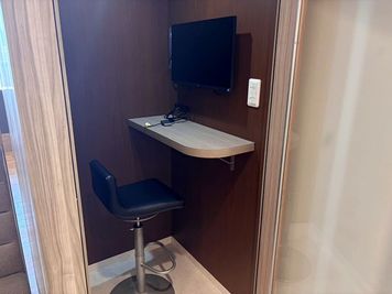 【名古屋駅徒歩4分／定員1名】無料Wi-Fi/防音壁/テレワーク/作業・自習/無料ラウンジ/1名様向けのテレワークブース - 名古屋会議室 プライムセントラルタワー名古屋駅前店