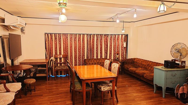 よろずや中野の室内の写真