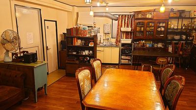 よろずや中野の室内の写真