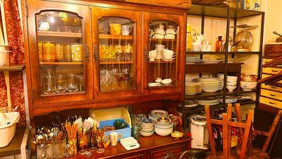 よろずや中野の室内の写真