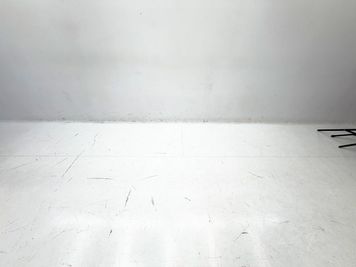 白ホリは汚れが目立ちますので、本格的な撮影には別途背景シートなどをご利用ください。 - 福島美少女図鑑モルティスタジオの室内の写真