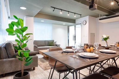 813_MillionLOUNGE西新宿 レンタルスペースの室内の写真