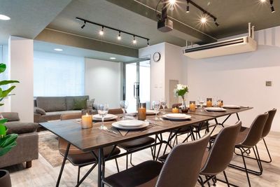 813_MillionLOUNGE西新宿 レンタルスペースの室内の写真