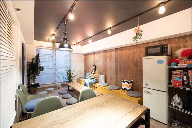 4人掛けテーブル側からのシンプルイメージ画像です。 - my time room 赤坂 my time room赤坂の室内の写真