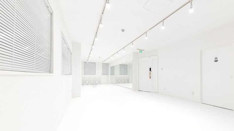 "Spacey White" 仙台一番町店 - C.R.E.A.Mスタジオ（クリームスタジオ）