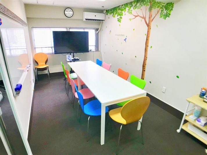 レトロで機能的な多目的スペース - 【西新橋のみんなの会議室】