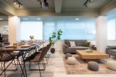 813_MillionLOUNGE西新宿 レンタルスペースの室内の写真