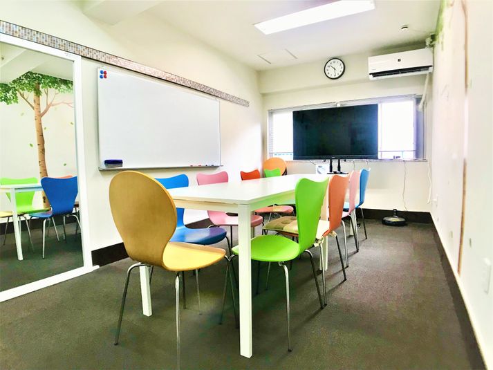 レトロで機能的な多目的スペース - 【西新橋のみんなの会議室】