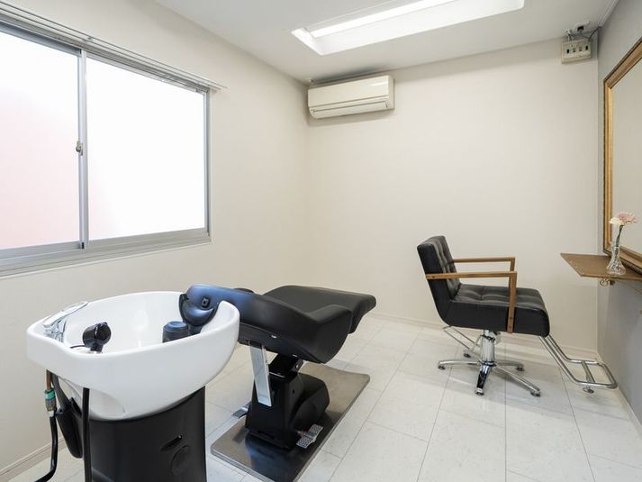 個室☆駐車場有！シャンプー台＆カット面のあるレンタルサロン - リュイールレンタルベース