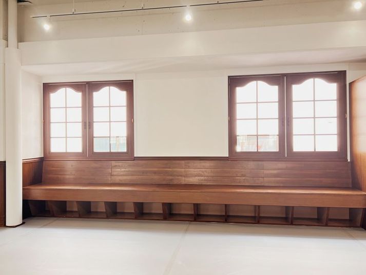 馬車道｜150㎡大型スタジオ｜プロ仕様TFリューム床｜一面鏡 - The DANCE HUB Yokohama