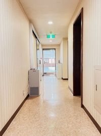 Hallway(施設内廊下) & Air Purifier(空気清浄機) - The DANCE HUB Yokohama レンタルスタジオ/スペース(Studio A)の設備の写真