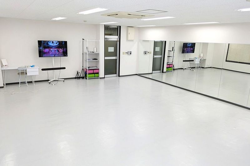 楽々レンタルスタジオ姫路店1階｜ダンスができるレンタルスタジオ - 楽々レンタルスタジオ 姫路店