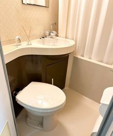 トイレ。８月にクリーニング済み - レンタルピラティススタジオAivic西新宿の設備の写真